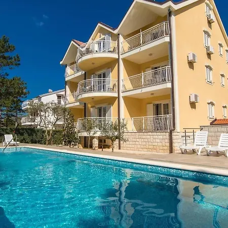 Apartmán Wunderschoenes In Mit Gemeinschaftlichem Pool- Grill Und T By Interhome Jadranovo
